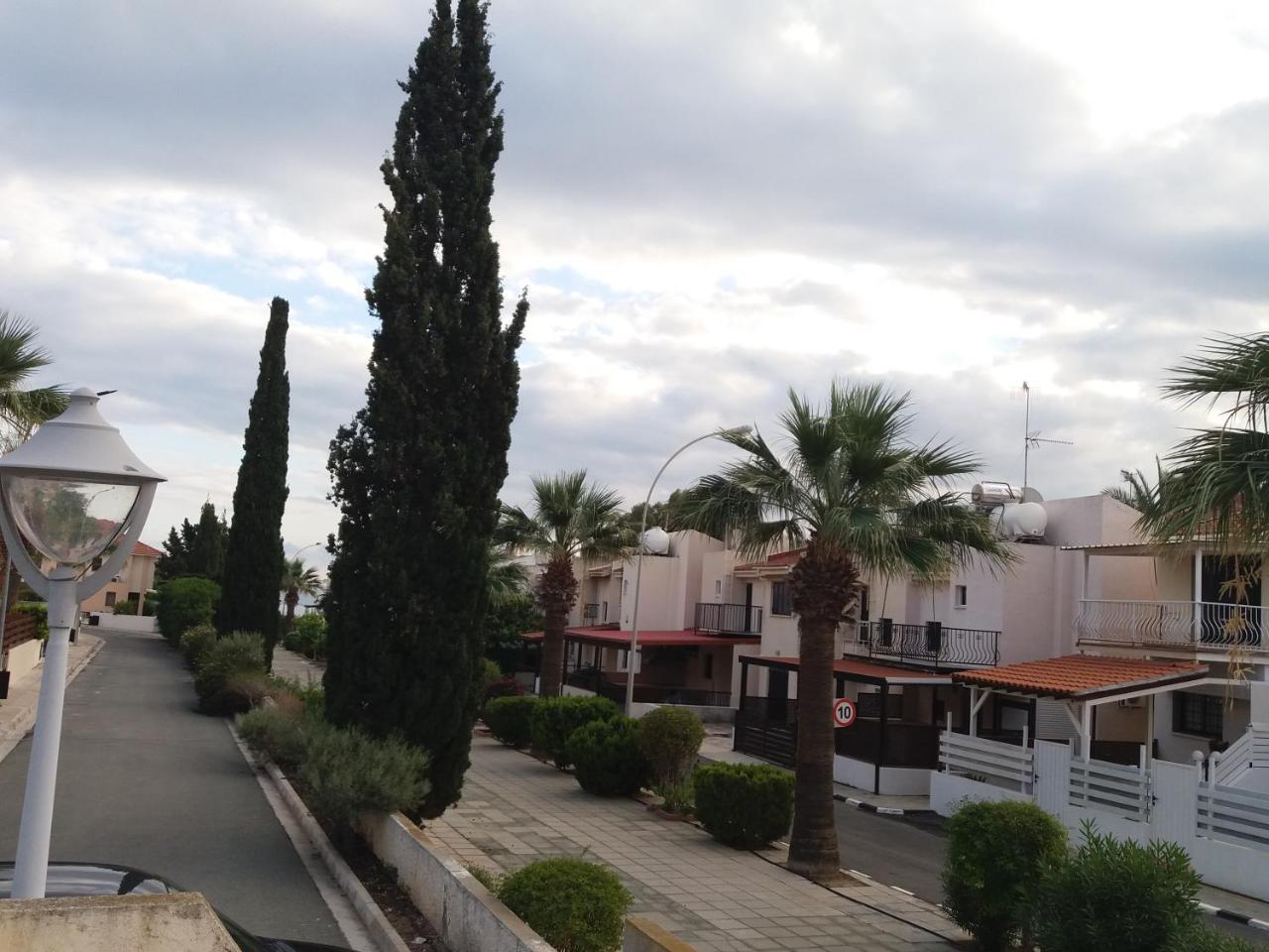 Pirgos Beach House Lárnaka Kültér fotó