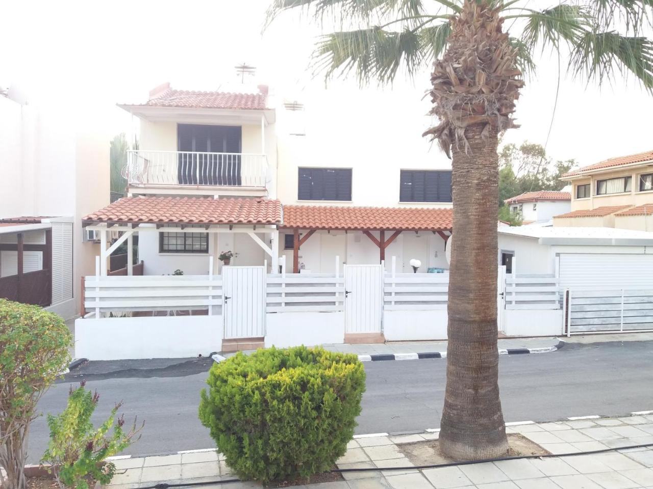 Pirgos Beach House Lárnaka Kültér fotó